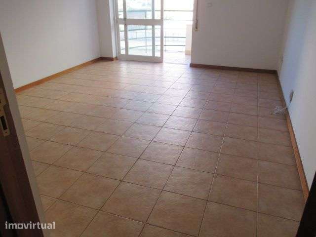 T1 + garagem Estrada da Beira - Grande imagem: 4/17