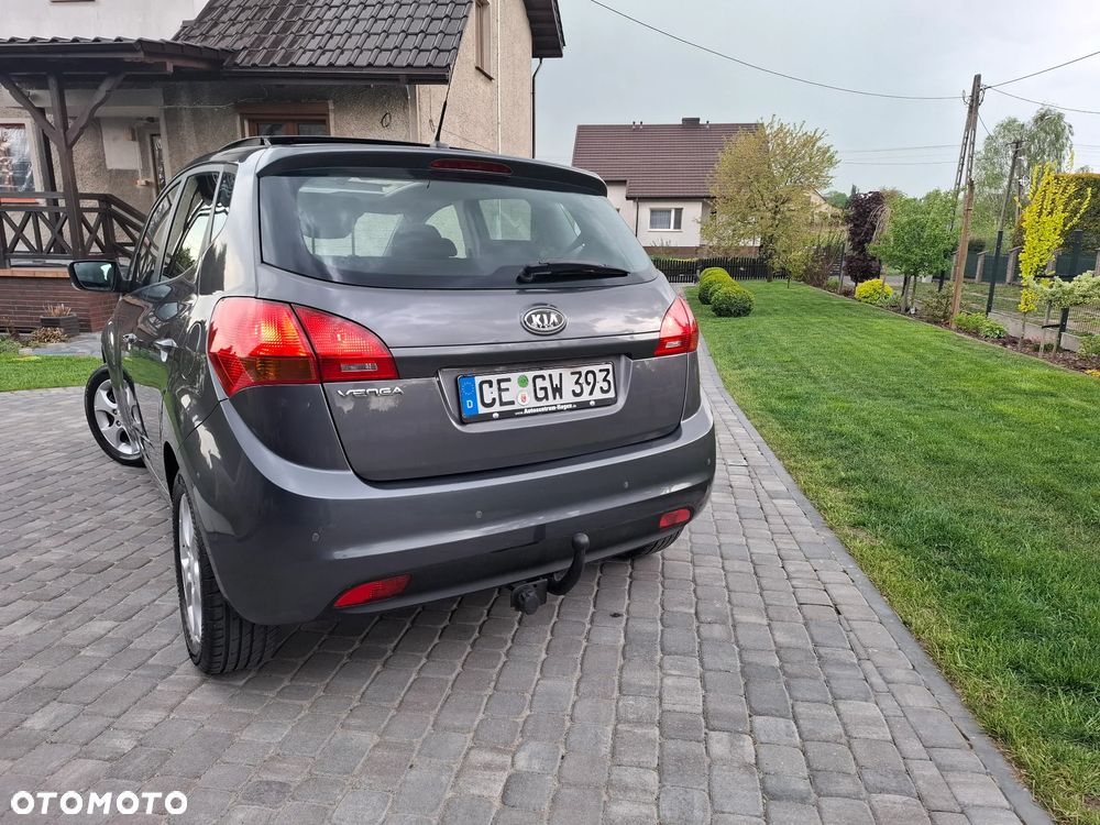 Kia Venga - 4
