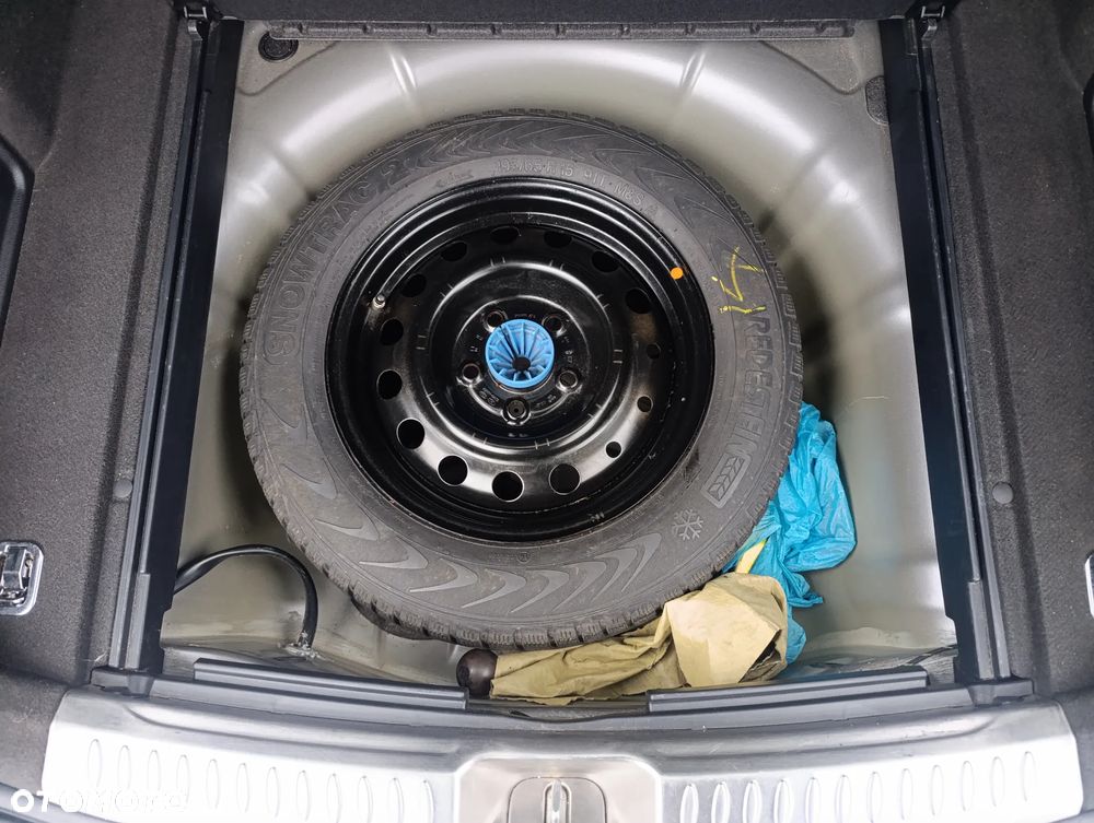 Hyundai i40 Kombi 1.7 CRDi DCT Trend - 31