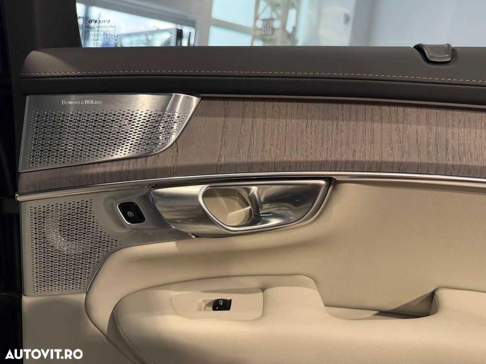 Volvo XC 90 T8 AWD PHEV Ultra Bright - 30