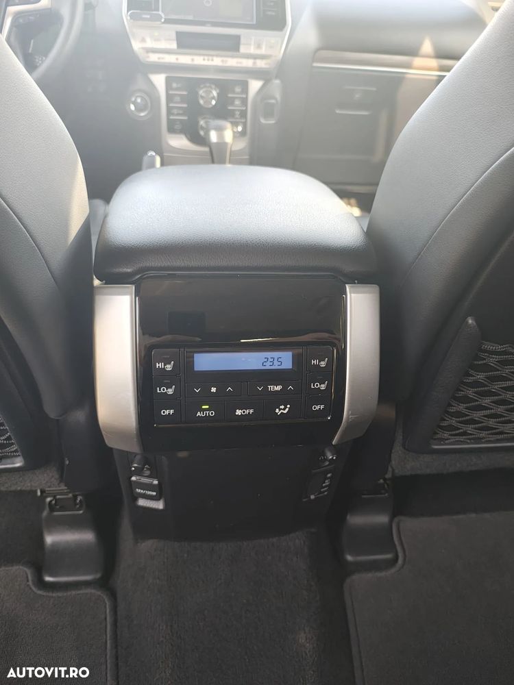 Toyota Land Cruiser 2.8l Turbo D-4D Aut. Luxury - 17