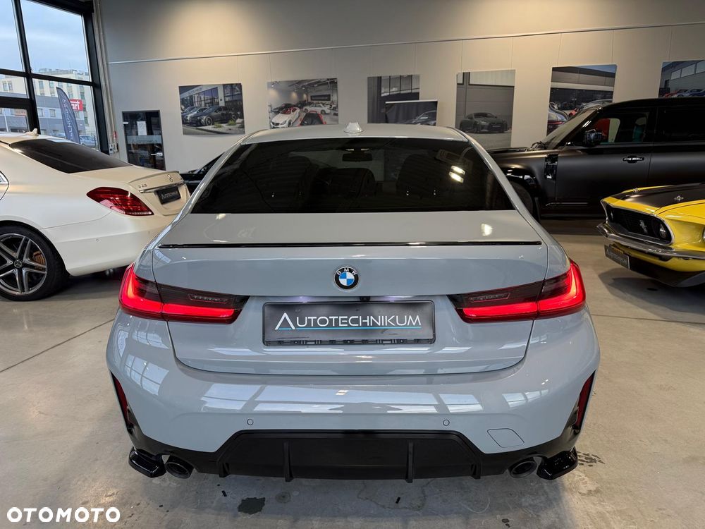 BMW Seria 3 318i M Sport - 15