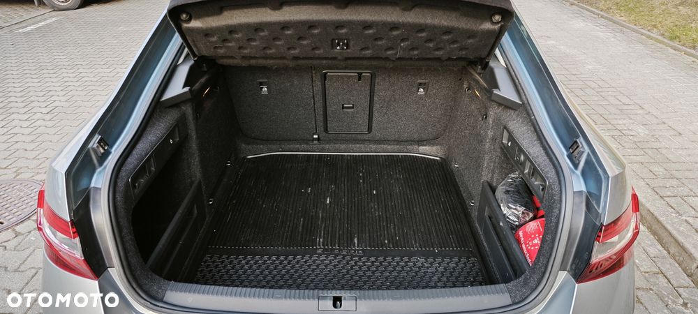 Skoda Superb 2.0 TSI Ambition DSG - 11