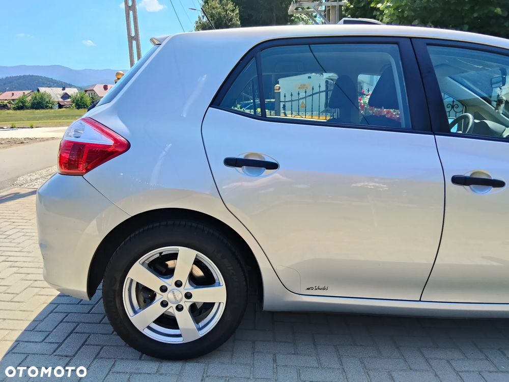 Toyota Auris 1.33 VVT-i - 9