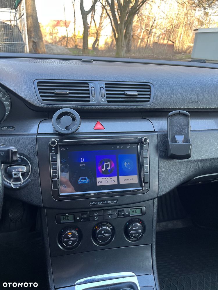 Volkswagen Passat 2.0 TDI Trendline - 18