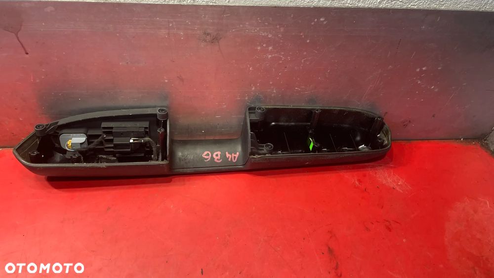 UCHWYT RĄCZKA DRZWI AUDI  A4 B6 - 2