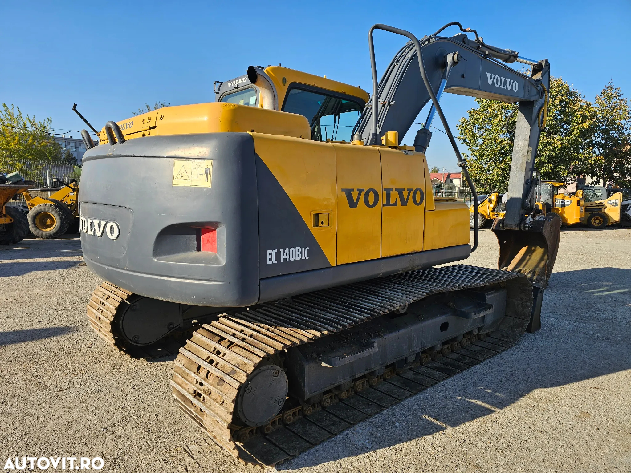 Volvo EC140B excavator pe senile compact cu lama 15t - 9
