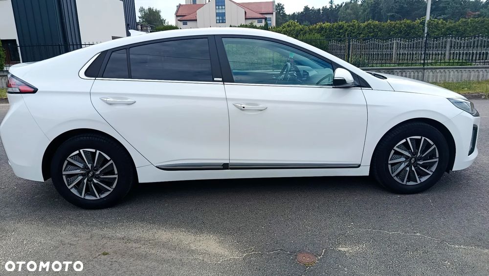 Hyundai IONIQ Advantage - 24