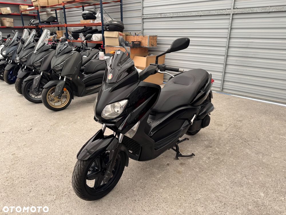 Yamaha X-max - 3