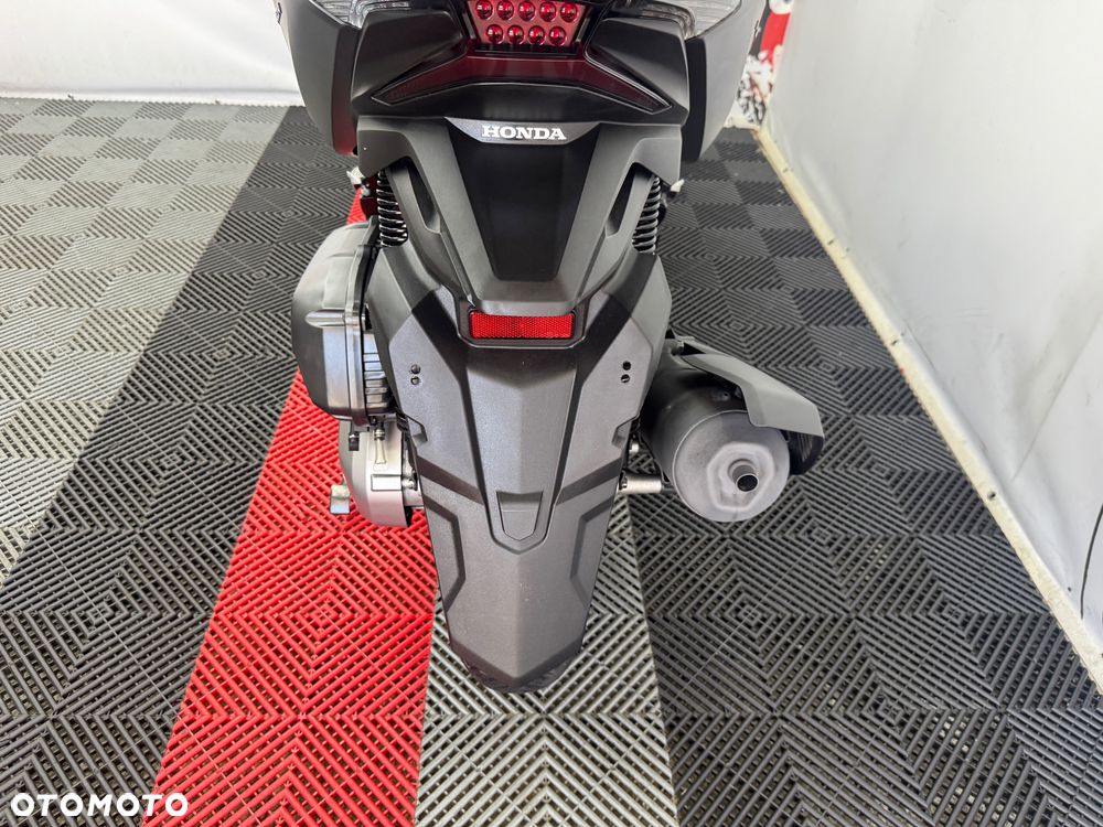 Honda NSS - 18