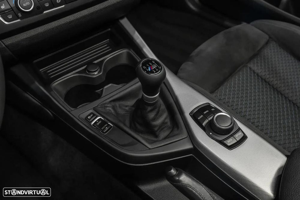 BMW 120 d Pack M - 19