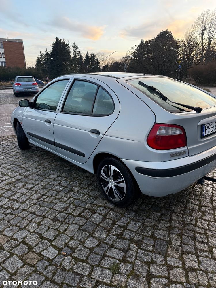 Renault Megane 1.4 16V Air - 8
