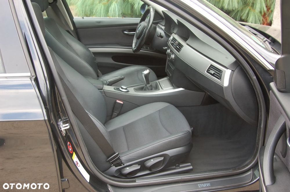 BMW Seria 3 325i - 9