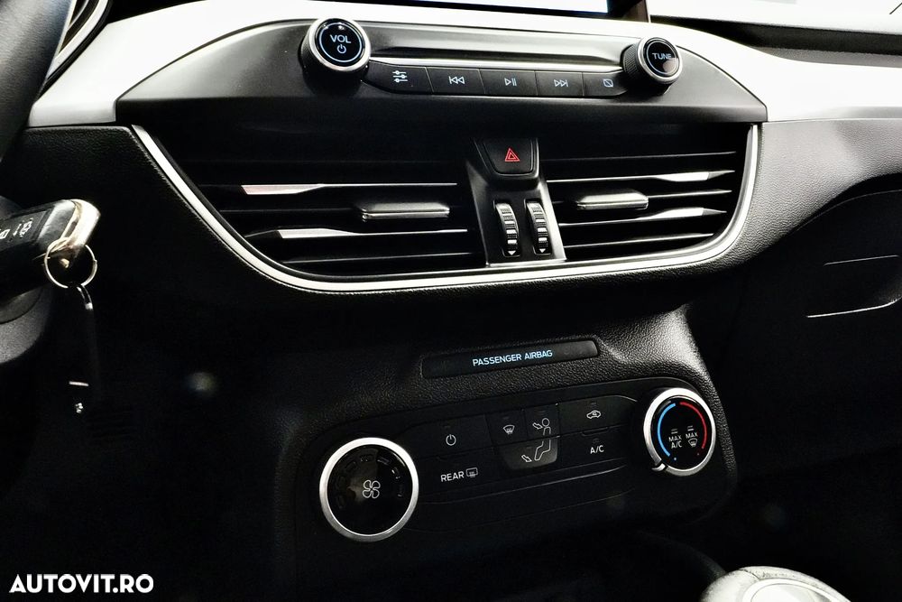 Ford Focus 1.0 EcoBoost Titanium Business - 21