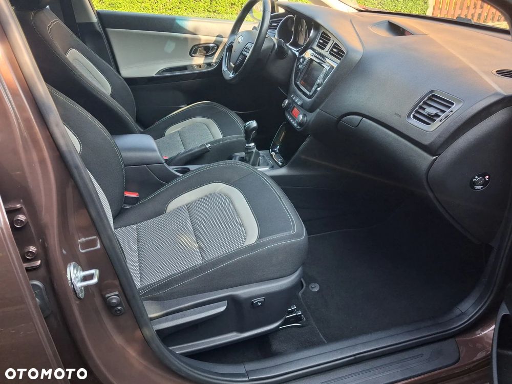 Kia Ceed 1.6 GDI Edition 7 - 9