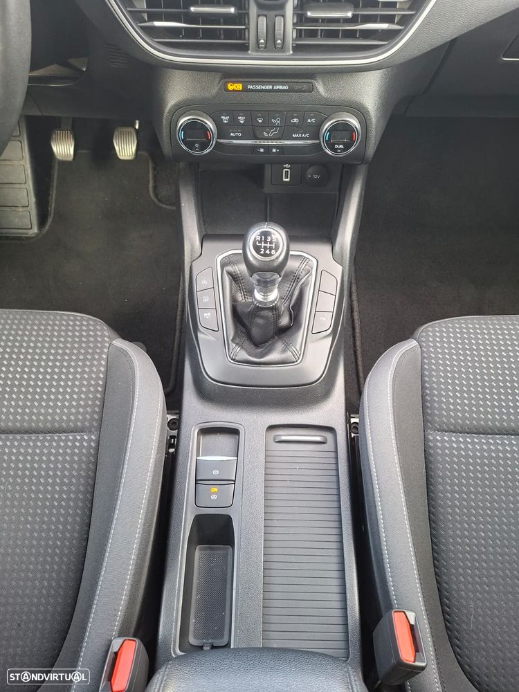 Ford Focus 1.5 TDCi ECOBlue Business - 20