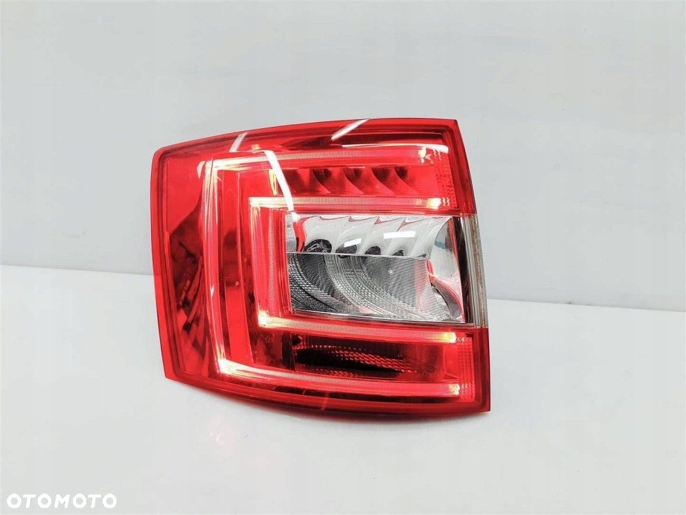 SKODA OCTAVIA 3 III KOMBI 13r+ LEWA TYLNA LAMPA 2X LED ORYG. EU 5E9945095A - 1