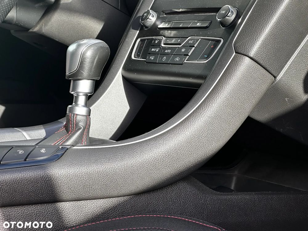 Ford Mondeo ver-1-5-ecoboost-st--line - 13