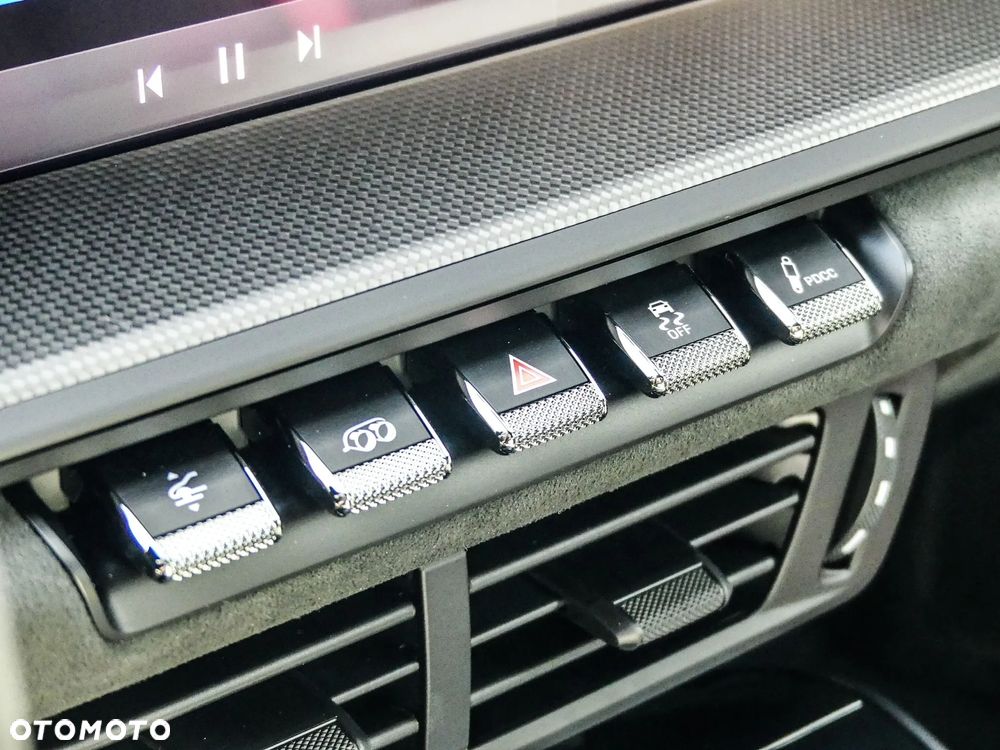 Porsche 911 Carrera T-Hybrid GTS - 17