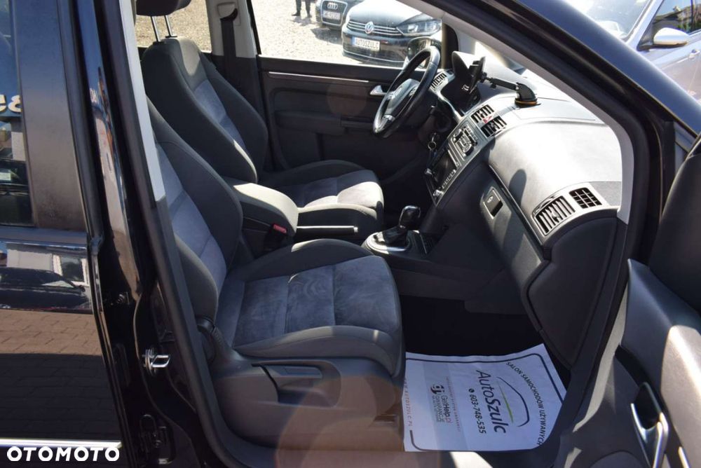 Volkswagen Touran - 23