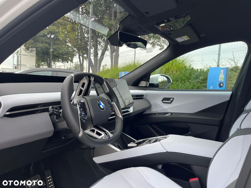 BMW iX3 40 - 12