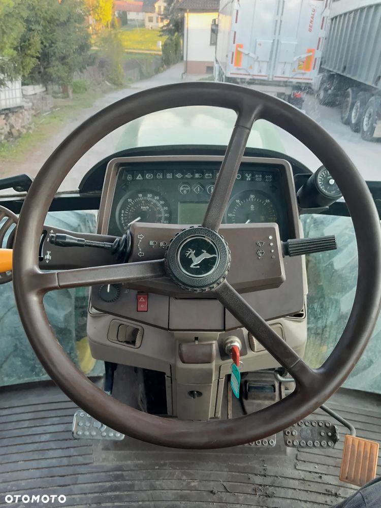 John Deere 6820 - 10