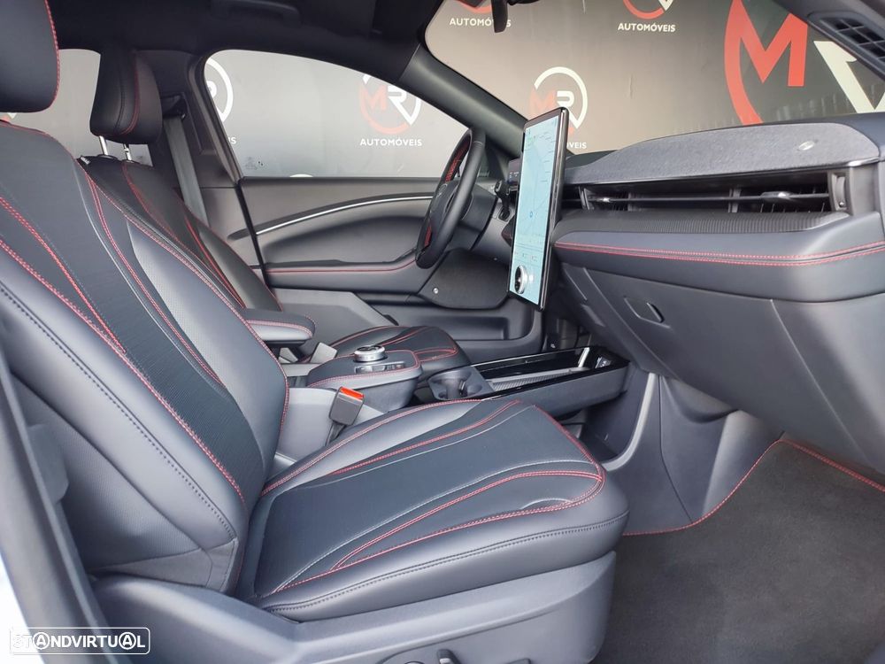 Ford Mustang Mach-E Premium AWD - 29