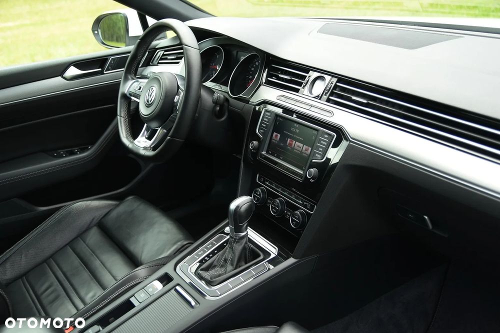 Volkswagen Passat - 20