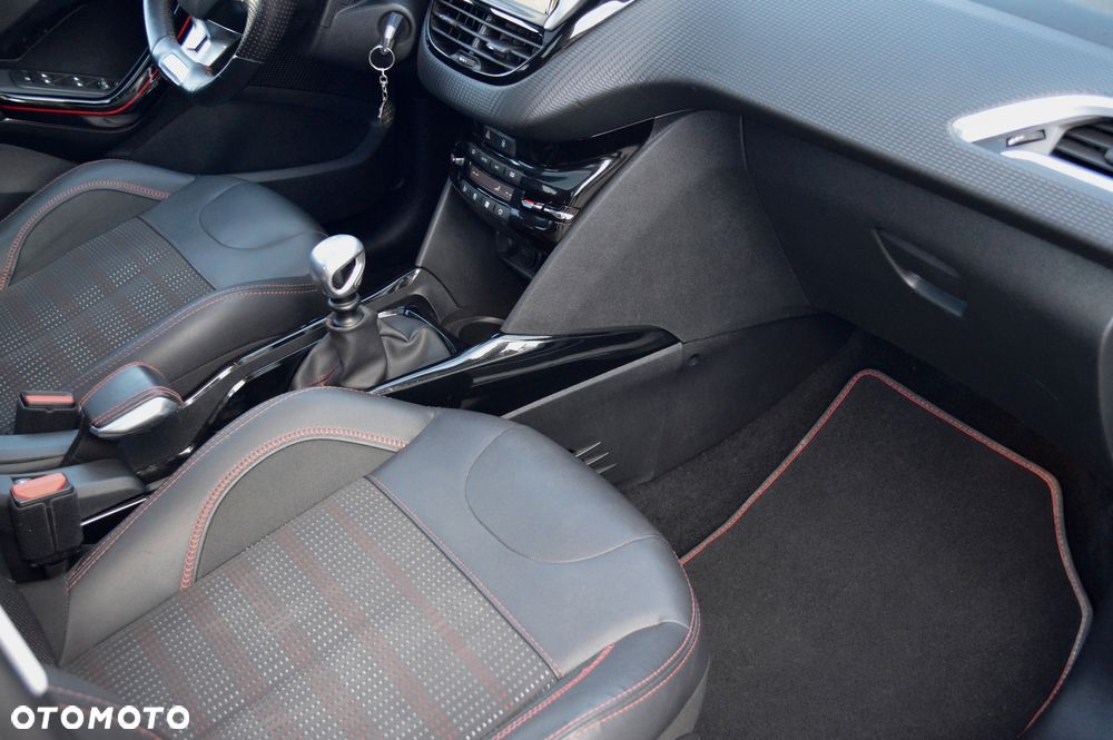 Peugeot 2008 BlueHDi FAP 120 STOP & START GT-Line Edition - 18