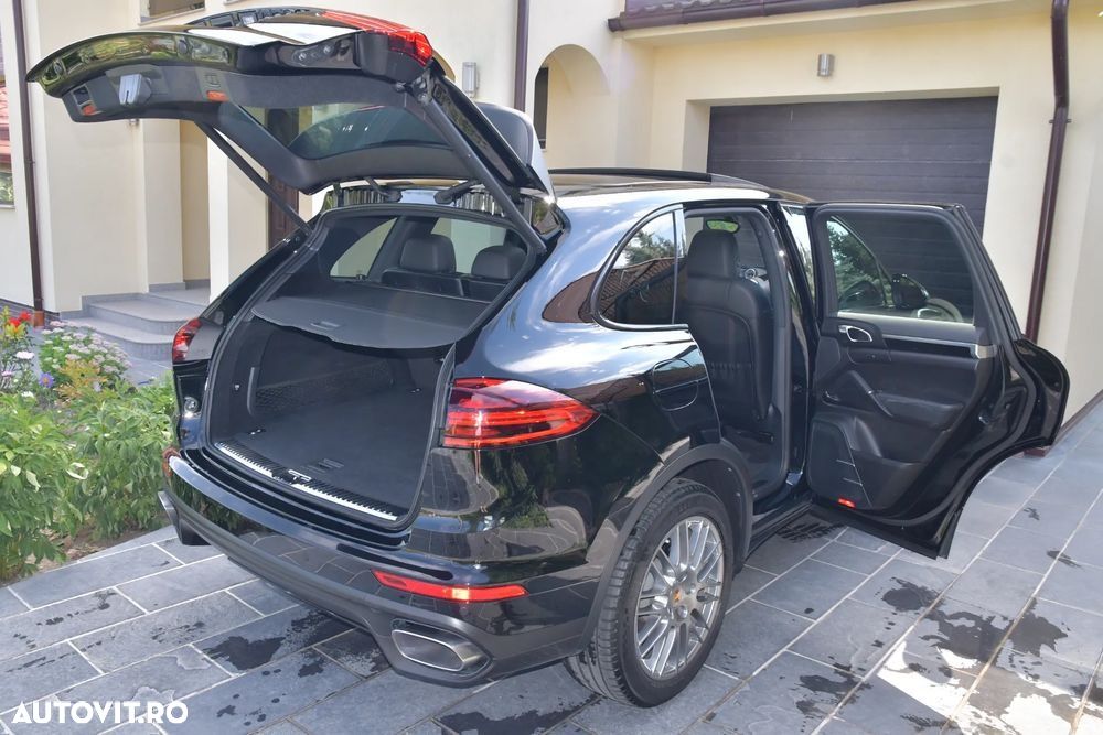 Porsche Cayenne - 18