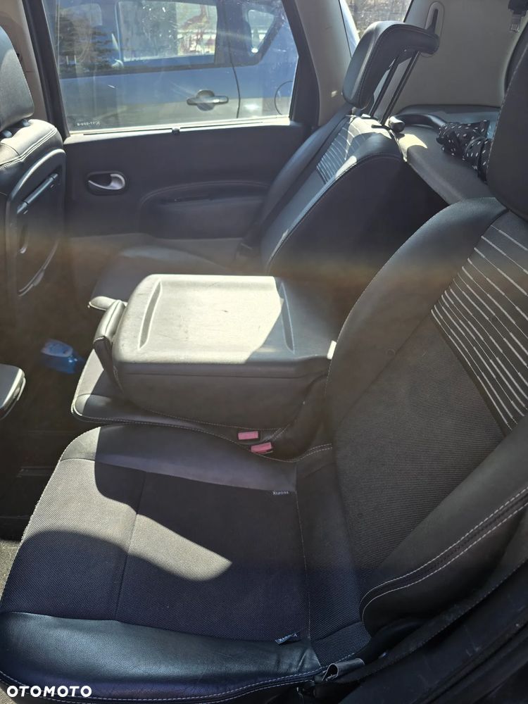 Renault Scenic 1.6 16V Authentique - 11