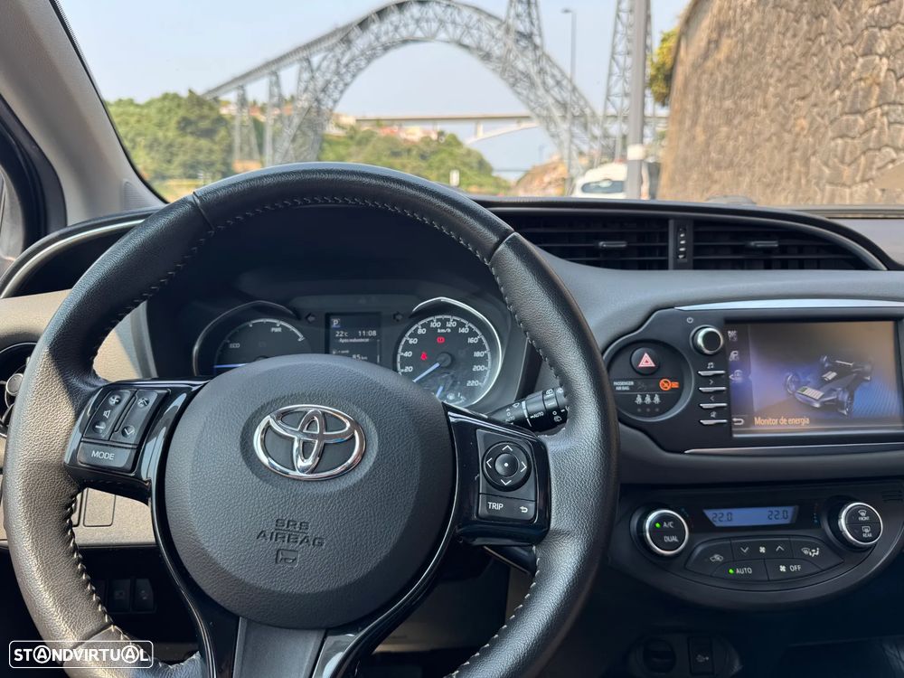 Toyota Yaris 1.5 HSD Comfort+P.Style - 11