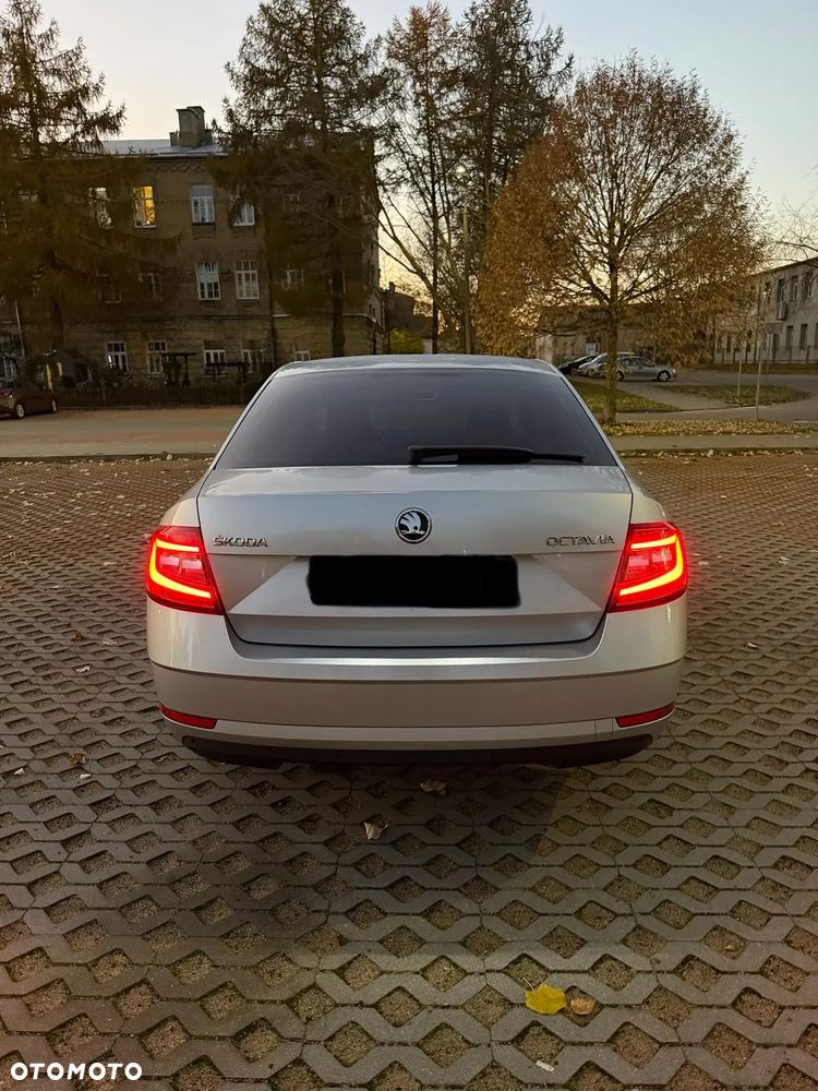 Skoda Octavia 1.6 TDI Style DSG - 7