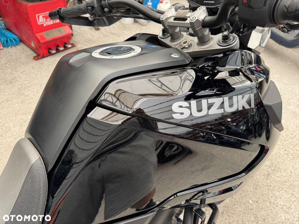 Suzuki DL - 9