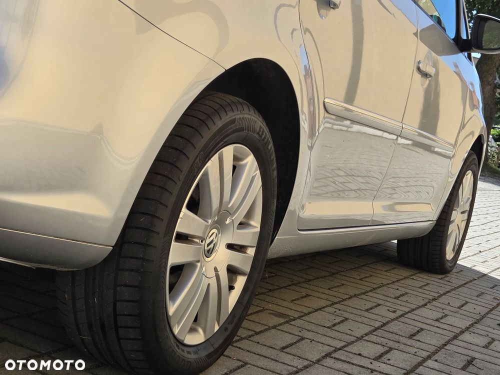 Volkswagen Touran 1.6 TDI DPF BlueMotion Technology DSG Highline - 15
