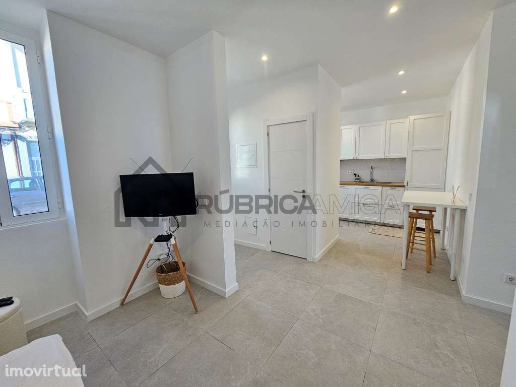 Moradia V2 em Loulé renovada com terraço e logradouro - Grande imagem: 2/37