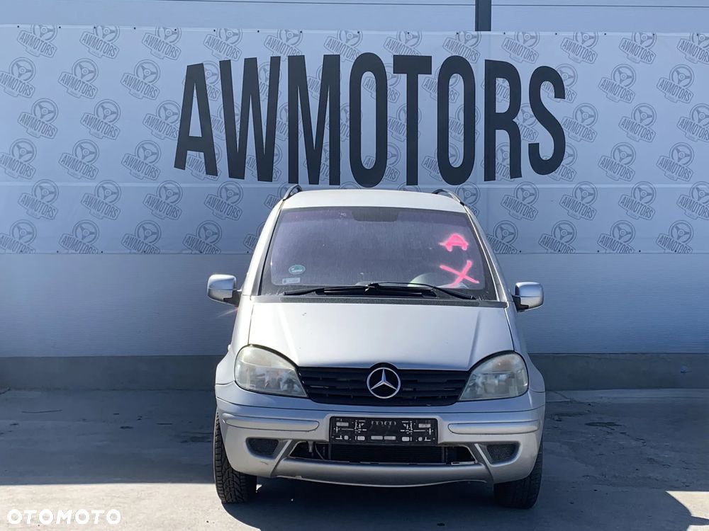 MERCEDES VANEO 2003 *SAMOCHÓD NA CZĘŚCI* 5036 9744 (Kolor lakieru srebrny brylantowy metalik MB 9744) MASKA, LAMPA, DRZWI, LUSTERKO, ZDERZAK, GRILL, BŁOTNIK, KLAPA, BELKA, DESKA, FOTELE, KANAPA, ĆWIARTKA KIEROWNICA, TARCZE, ZACISKI, ZAWIESZENIE, KOMPLETNY PRZÓD, KOMPLETNY TYŁ, LICZNIK, ZEGARY, PRAWE LEWE PRZÓD TYŁ - 4