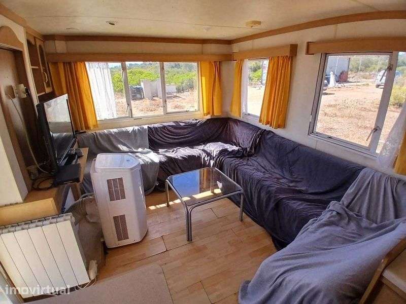 Casa móvel com terreno ligado à água e eletricidade. - Grande imagem: 4/8