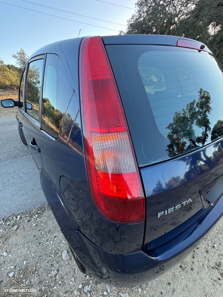 Ford Fiesta 1.25 Ghia - 18