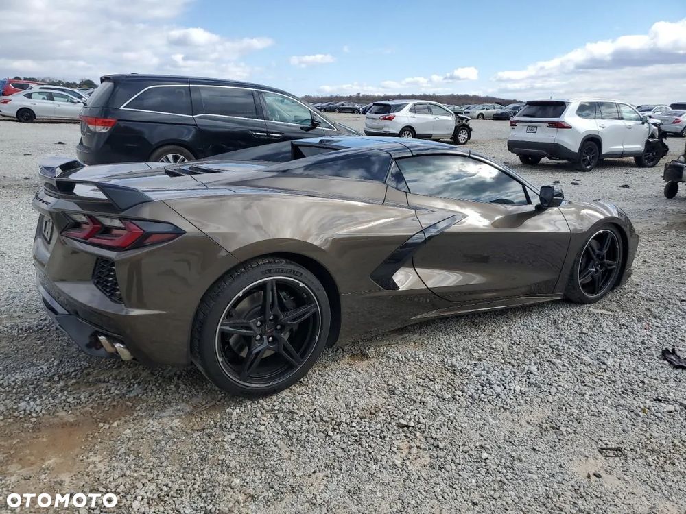 Chevrolet Corvette - 4