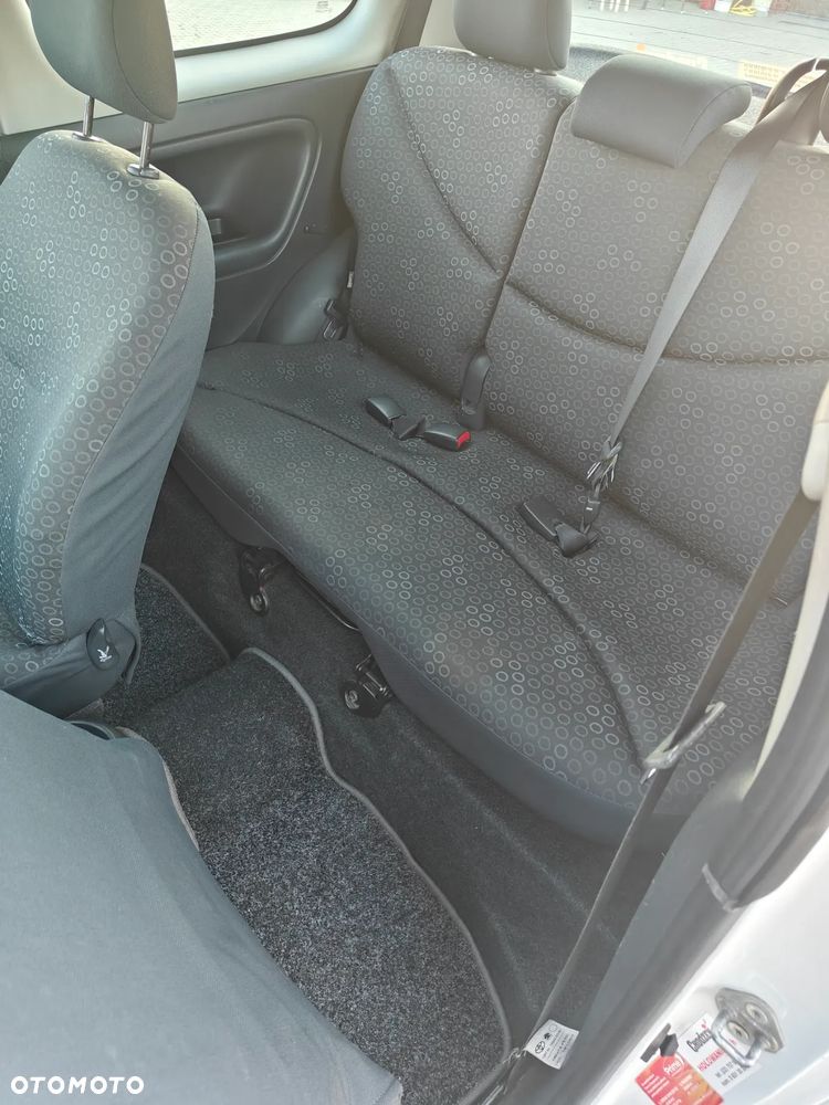 Toyota Yaris - 7