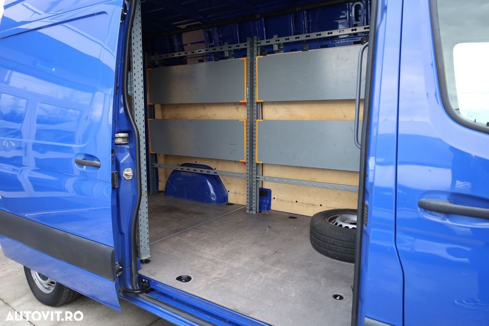 Mercedes-Benz Sprinter L2H2 - 12