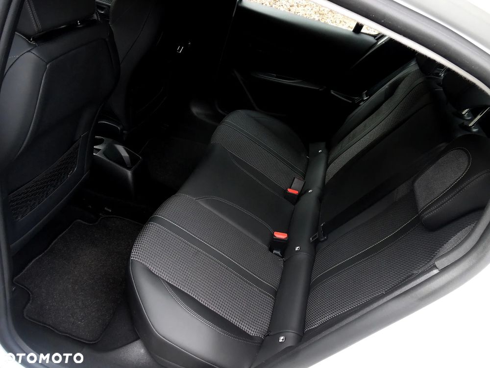 Peugeot 208 - 28