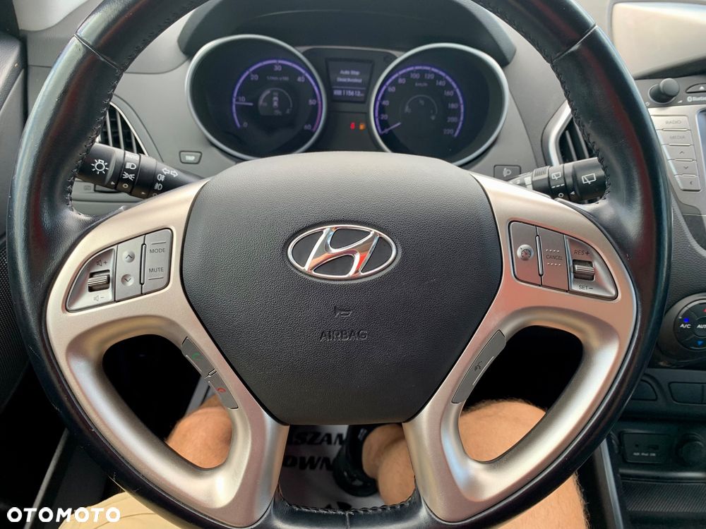 Hyundai ix35 1.7 CRDi 2WD blue Finale Gold - 22