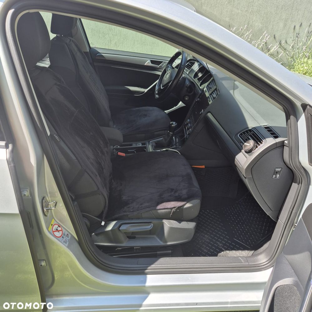 Volkswagen Golf - 9