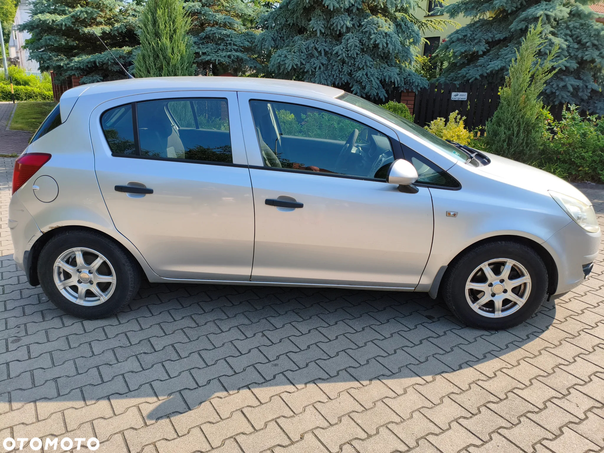 Opel Corsa 1.2 16V Essentia - 4