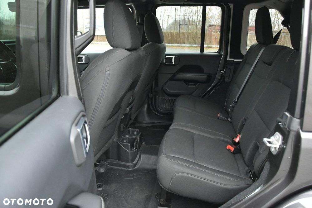 Jeep Wrangler Unlimited GME 2.0 Turbo Sahara - 14