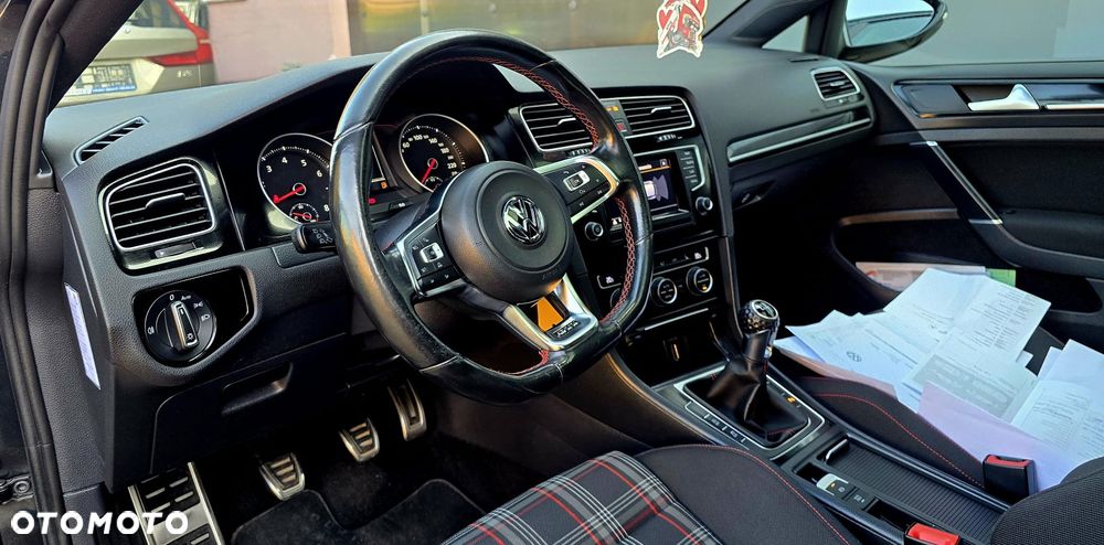 Volkswagen Golf GTI Performance BlueMotion Technology - 26