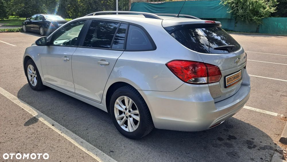 Chevrolet Cruze Station Wagon 1.6 LS - 7