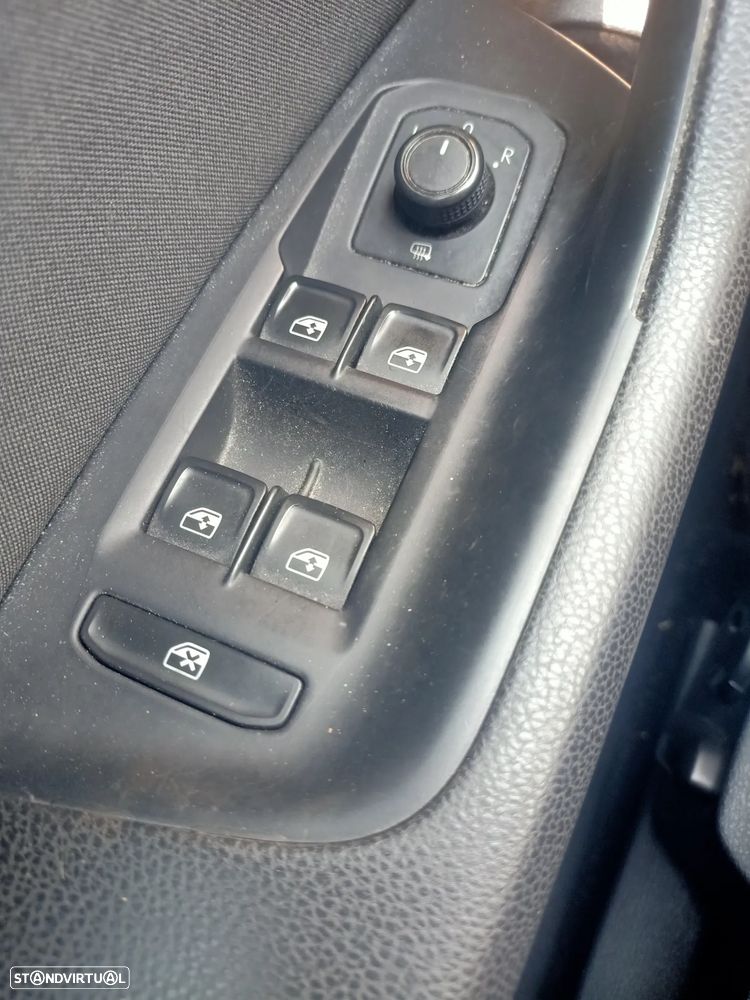 VW Passat 1.6 TDI Confortline - 33